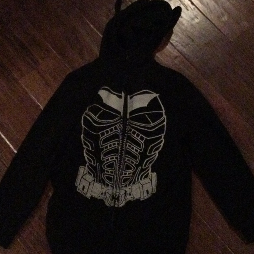 1 boys Batman hoodie with cape included